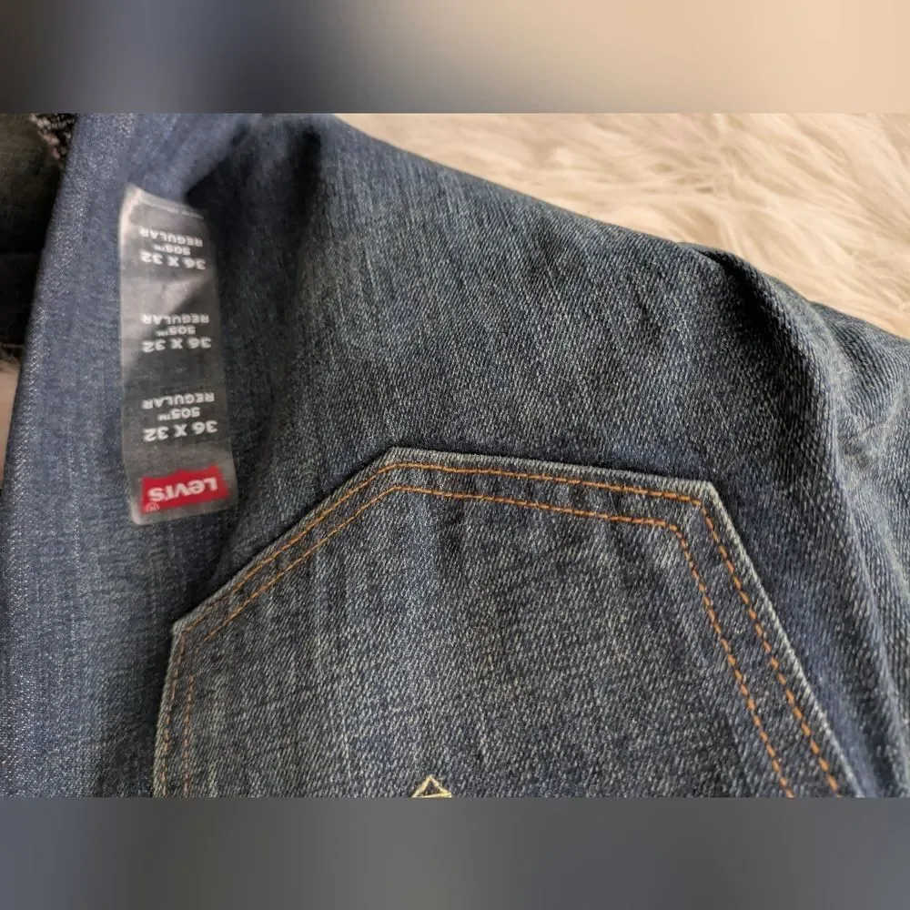 NWT Levi's 505 Blue Distressed Denim Jeans 36x32